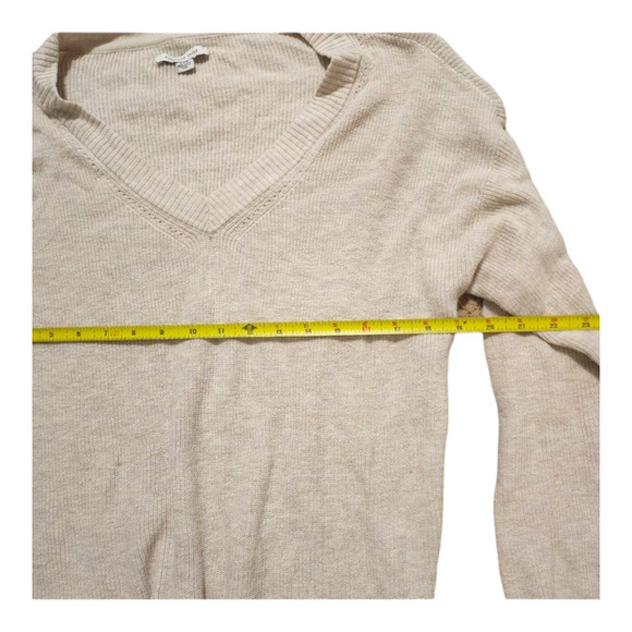 American eagle beige V-Neck sweater size small - Picture 7 of 7